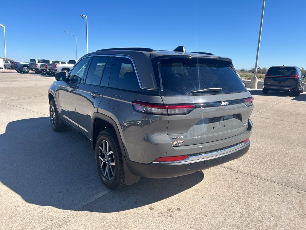 2027 Jeep Grand Cherokee Laredo X