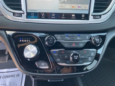 2025 Chrysler Voyager LX