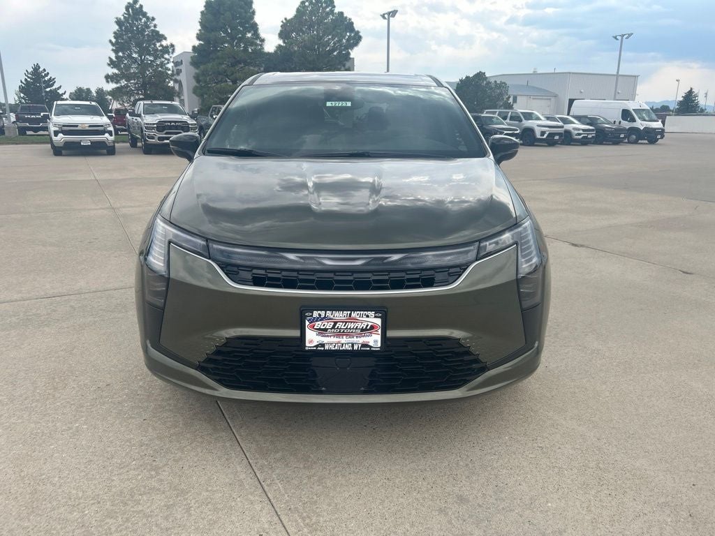 2027 Chrysler Pacifica Select