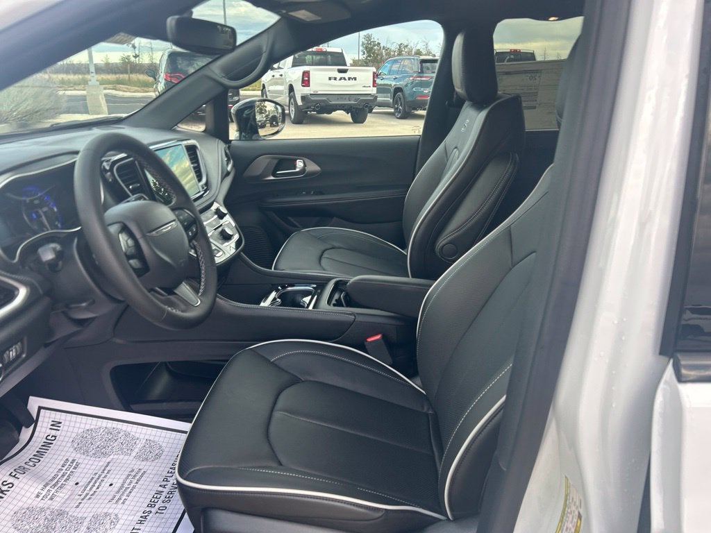 2027 Chrysler Pacifica Limited