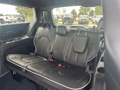 2027 Chrysler Pacifica Limited