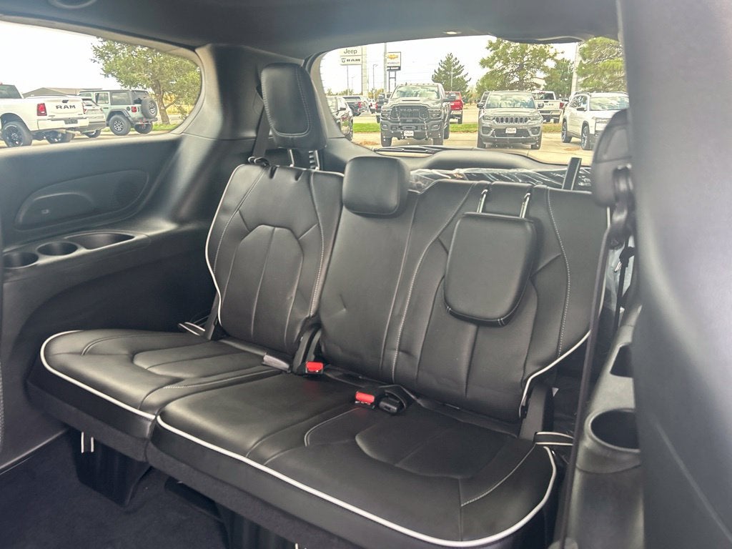 2027 Chrysler Pacifica Limited