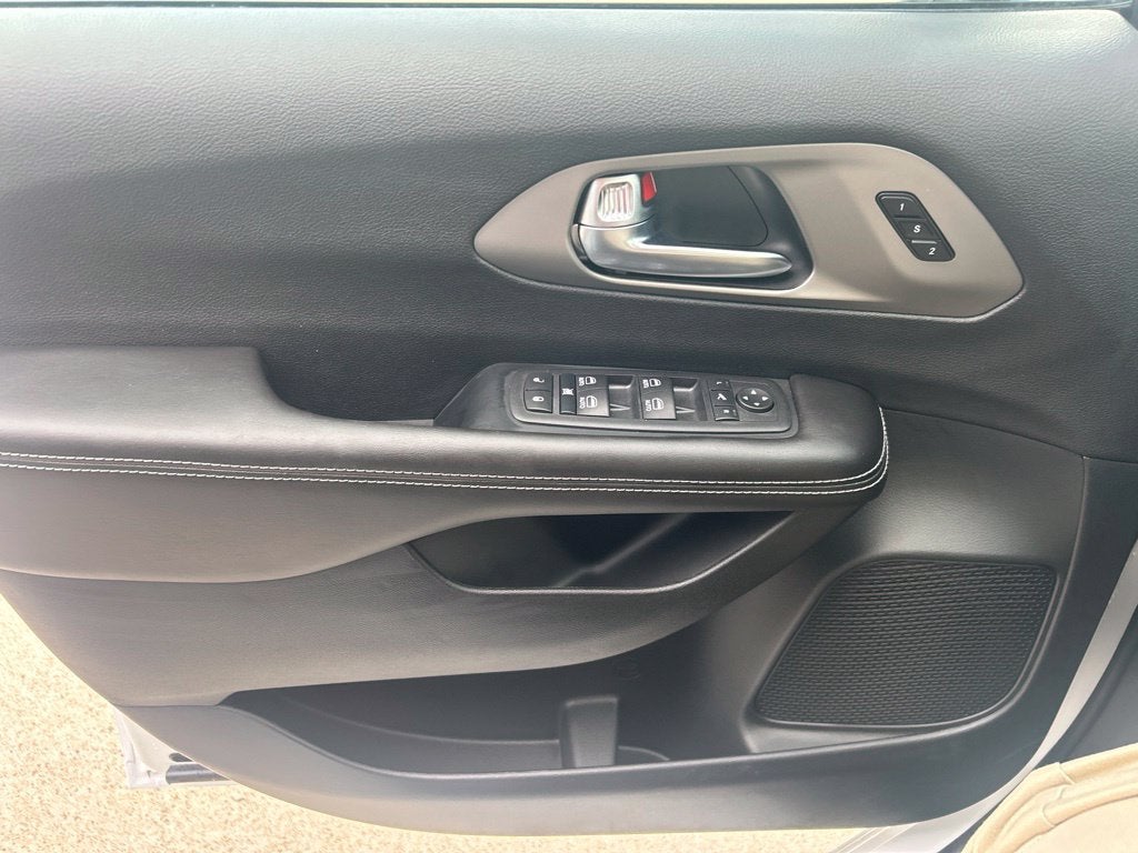 2027 Chrysler Pacifica Limited
