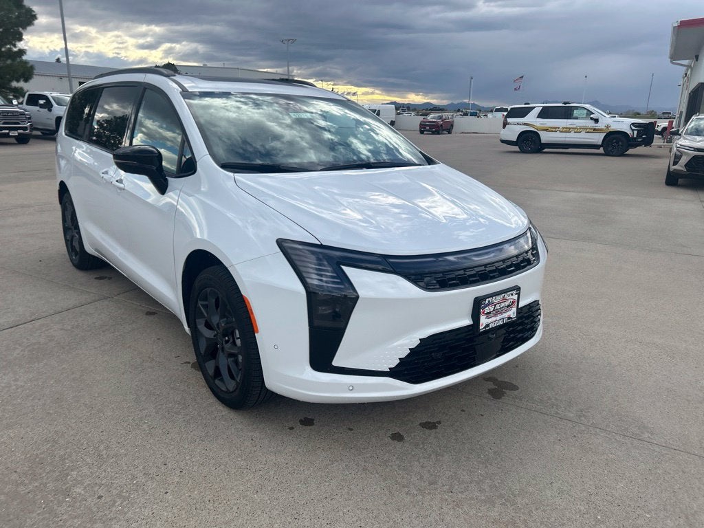 2027 Chrysler Pacifica Limited